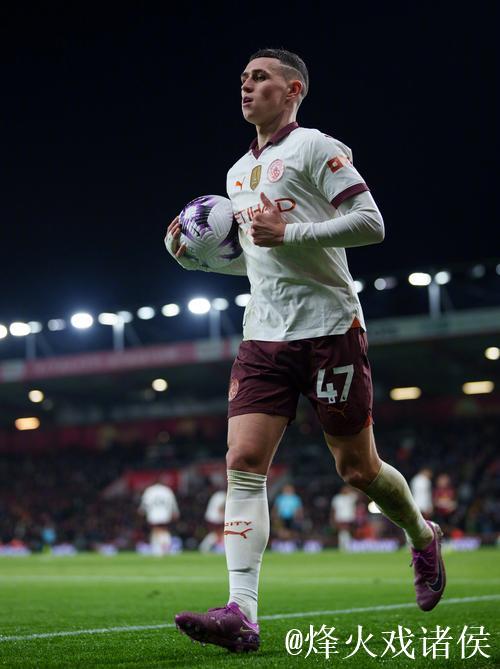 福登完成英超第12次远射破门,并列曼城队史第四 福登完成英超第12次远射破门,并列曼城队史第四